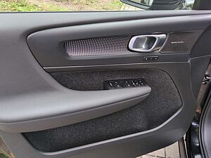 Volvo  XC40