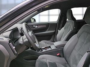 Volvo  XC40