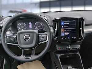 Volvo  XC40