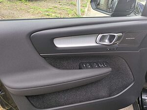 Volvo  XC40