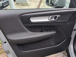 Volvo  XC40
