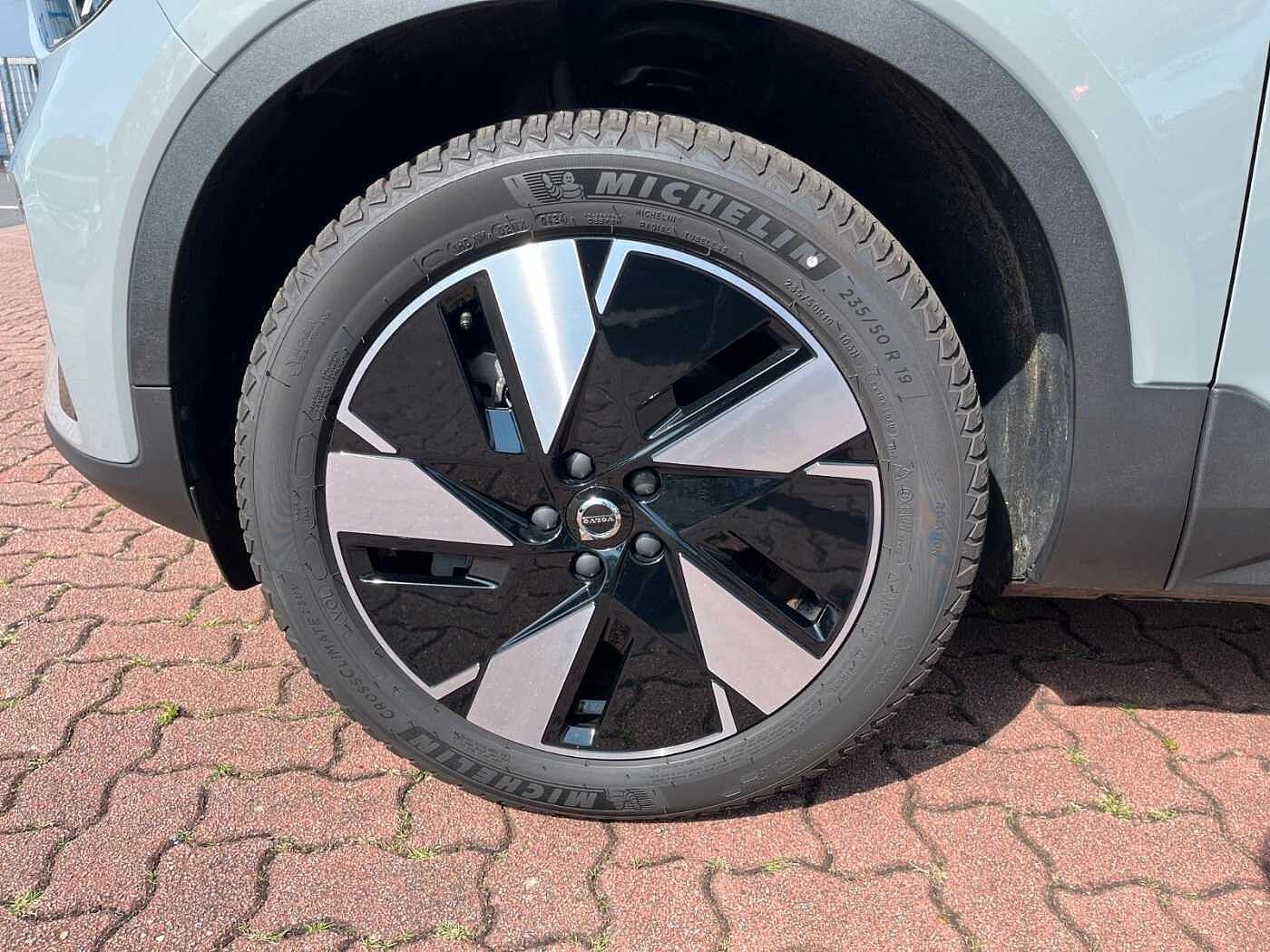 Volvo  Single Motor Extended Range Plus Dark