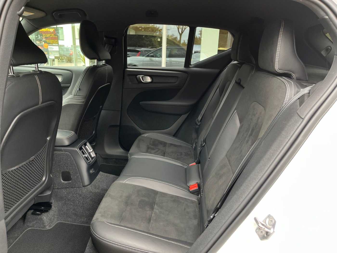Volvo  Recharge R Design