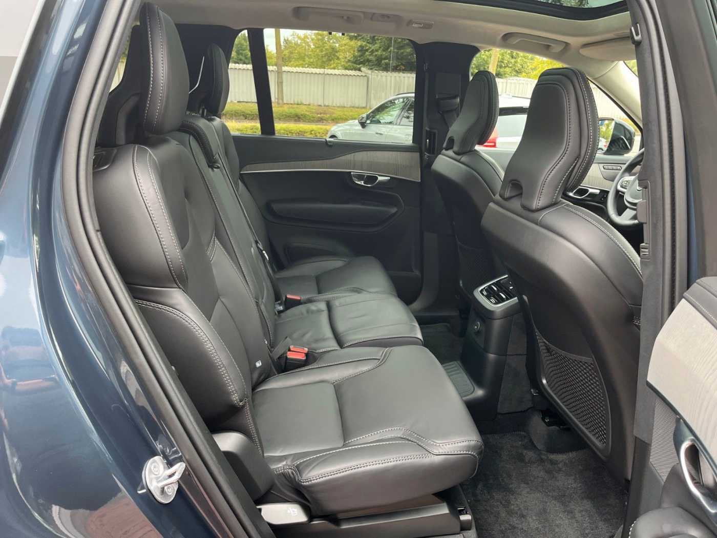 Volvo  T8 AWD Ultra Dark *LFW*HUD*AHK*PANO*