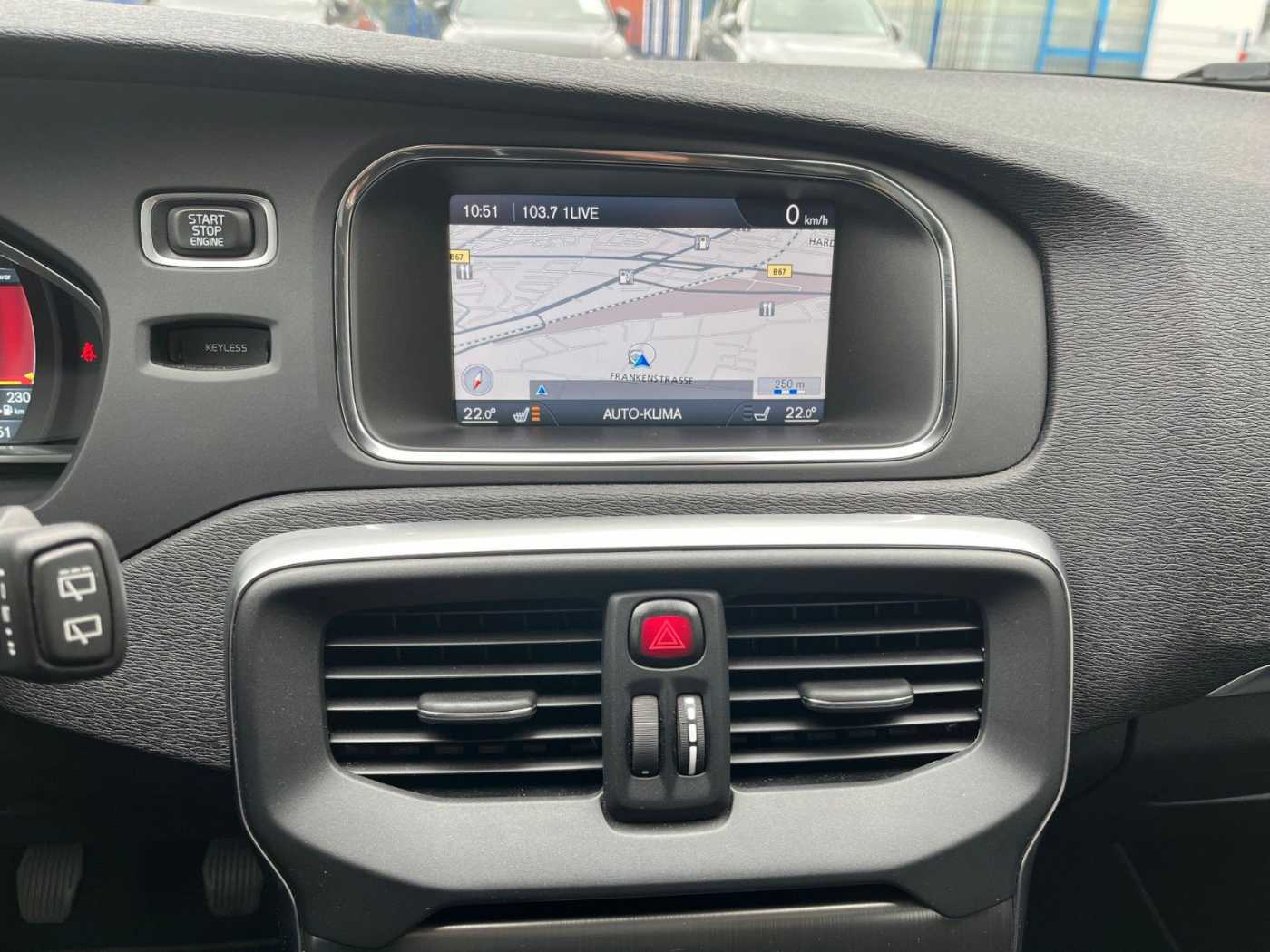 Volvo  D4 Momentum 5 Zylinder 177 PS