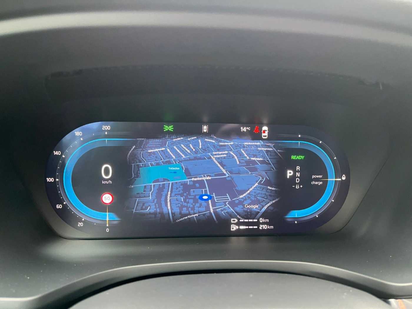 Volvo  T6 AWD Plug-in Hybrid Plus Dark Auto