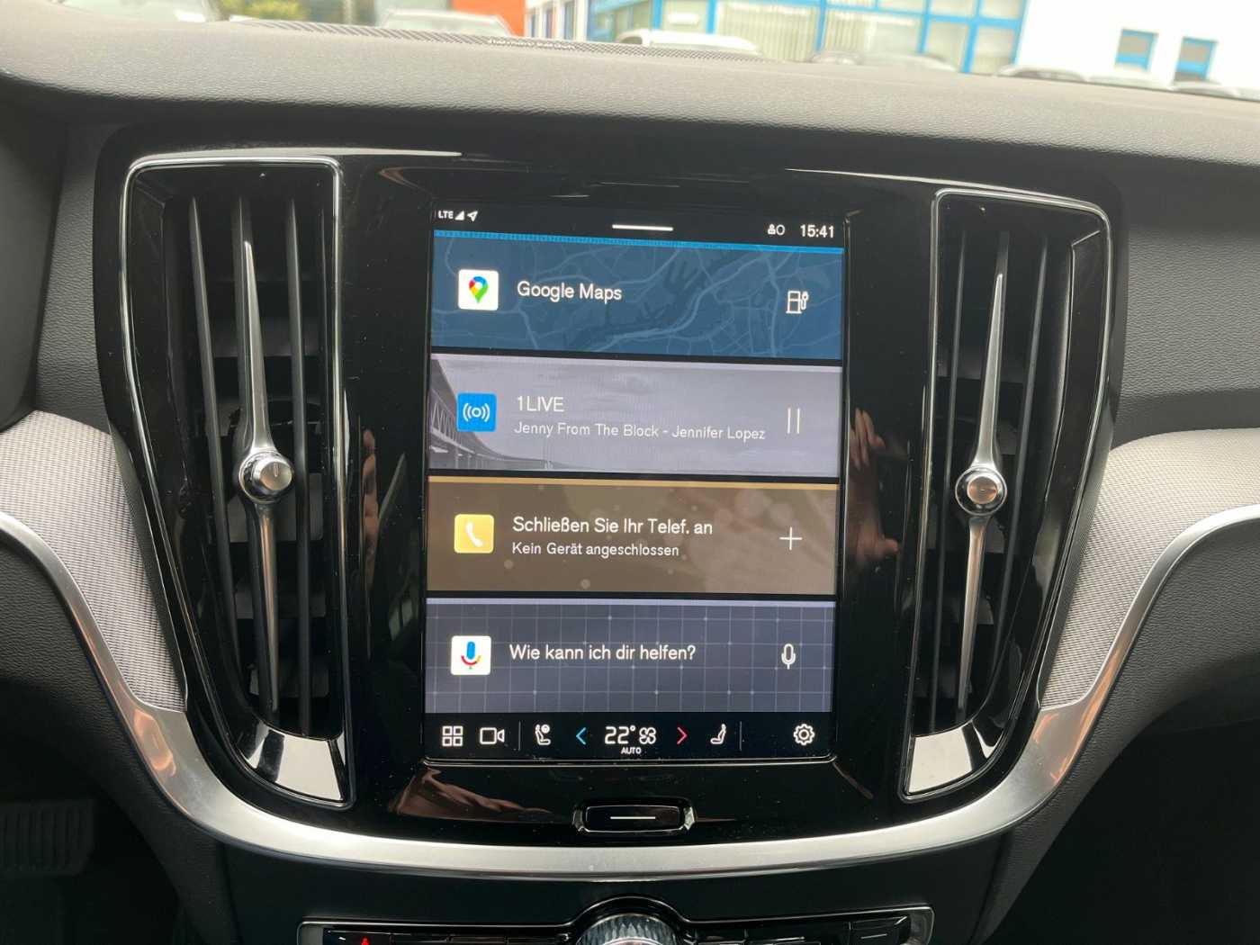 Volvo  T6 AWD Plug-in Hybrid Plus Dark Auto