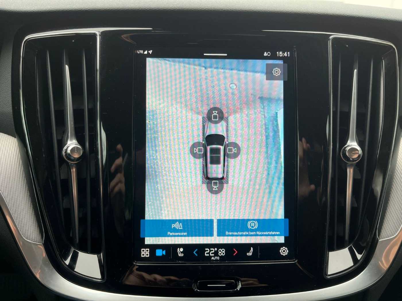 Volvo  T6 AWD Plug-in Hybrid Plus Dark Auto
