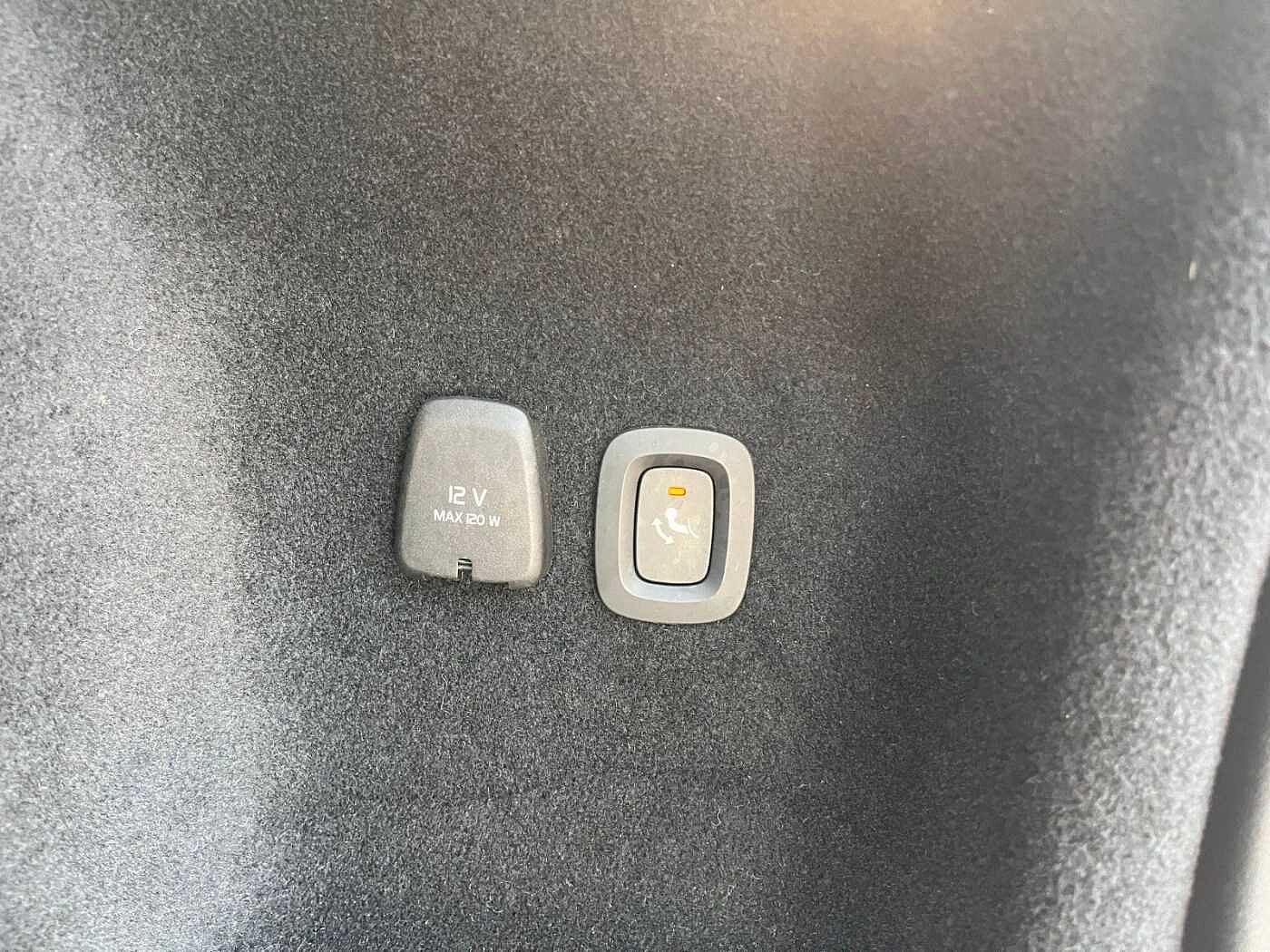 Volvo  D4 Geartronic Momentum