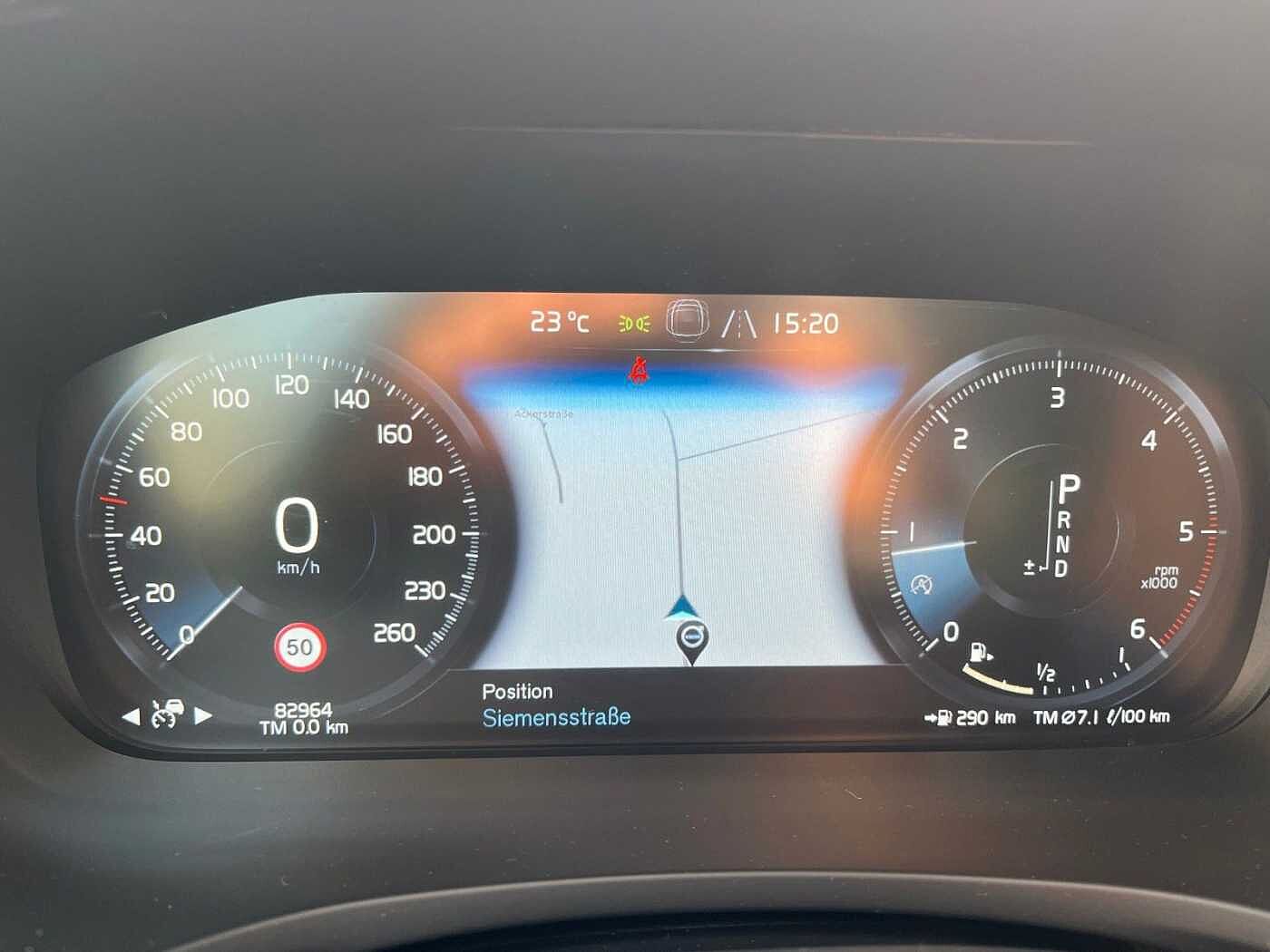 Volvo  D4 Geartronic Momentum