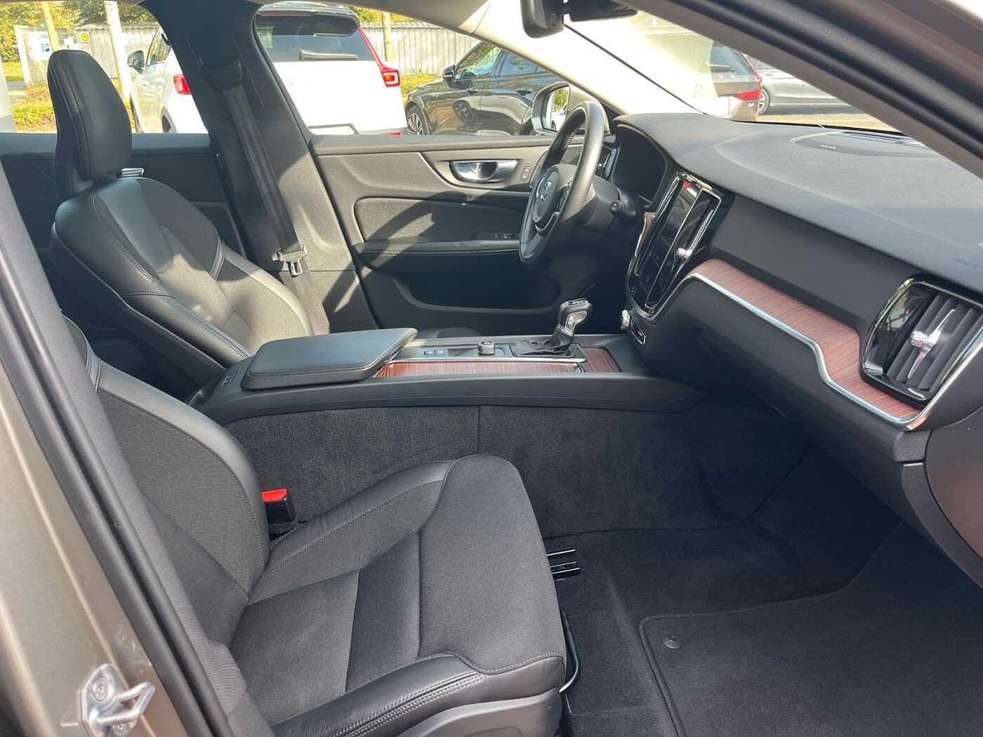 Volvo  D4 Geartronic Momentum