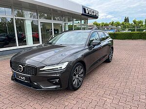 Volvo  B4 D Auto Plus Dark