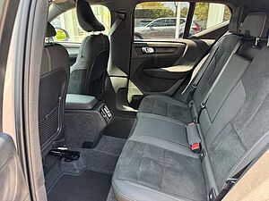 Volvo  B3 Plus Dark DKG