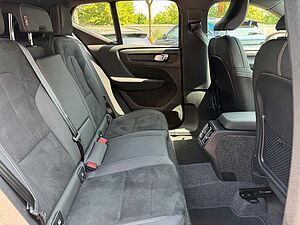 Volvo  B3 Plus Dark DKG