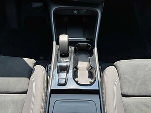 Volvo  B3 Plus Dark DKG