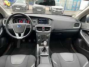Volvo  D4 Momentum 5 Zylinder 177 PS