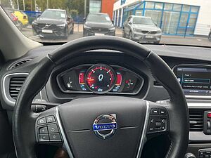 Volvo  D4 Momentum 5 Zylinder 177 PS