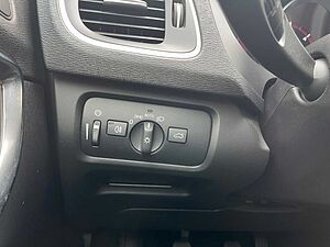 Volvo  D4 Momentum 5 Zylinder 177 PS