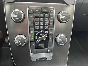 Volvo  D4 Momentum 5 Zylinder 177 PS