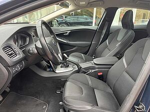 Volvo  D4 Momentum 5 Zylinder 177 PS