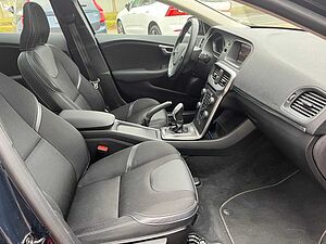 Volvo  D4 Momentum 5 Zylinder 177 PS