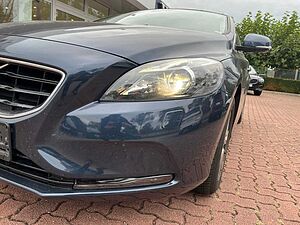 Volvo  D4 Momentum 5 Zylinder 177 PS