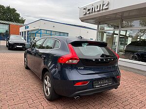 Volvo  D4 Momentum 5 Zylinder 177 PS