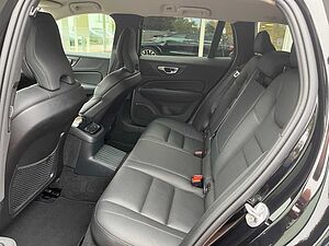 Volvo  T6 AWD Plug-in Hybrid Plus Dark Auto