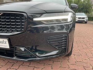 Volvo  T6 AWD Plug-in Hybrid Plus Dark Auto