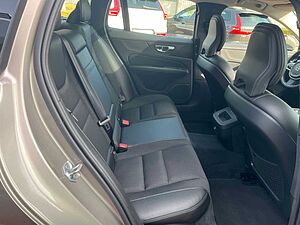 Volvo  D4 Geartronic Momentum