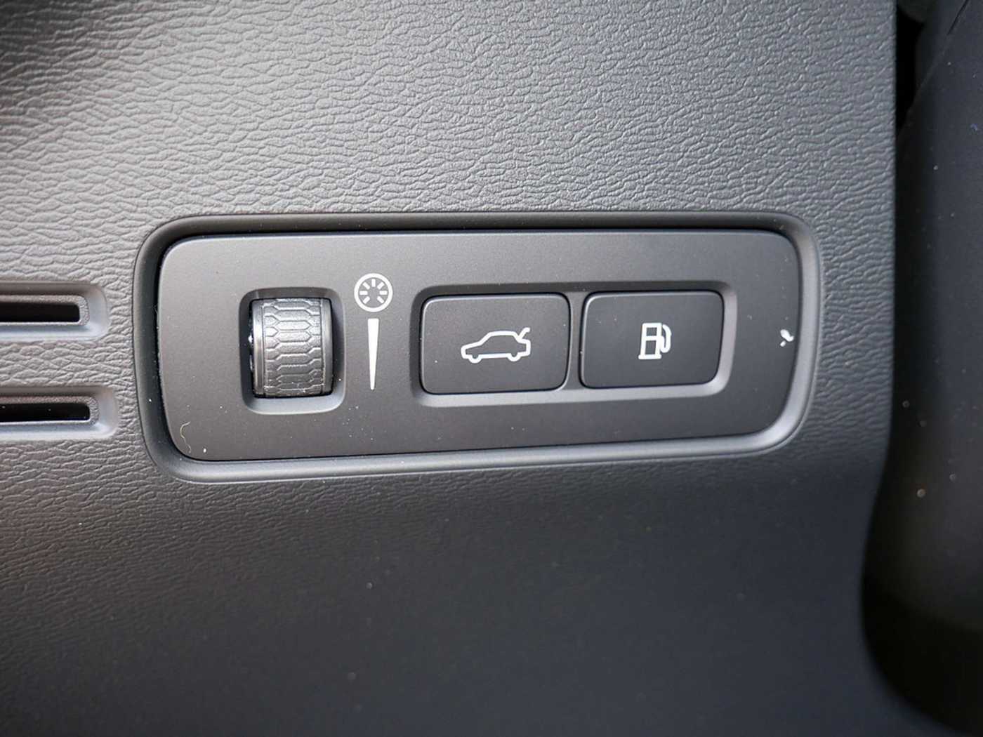 Volvo  Plus Dark T4 Recharge SHZ KAMERA H/K LED