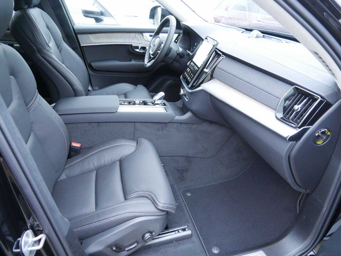 Volvo  T8 Ultra Dark Recharge AWD 360° 7-SITZER