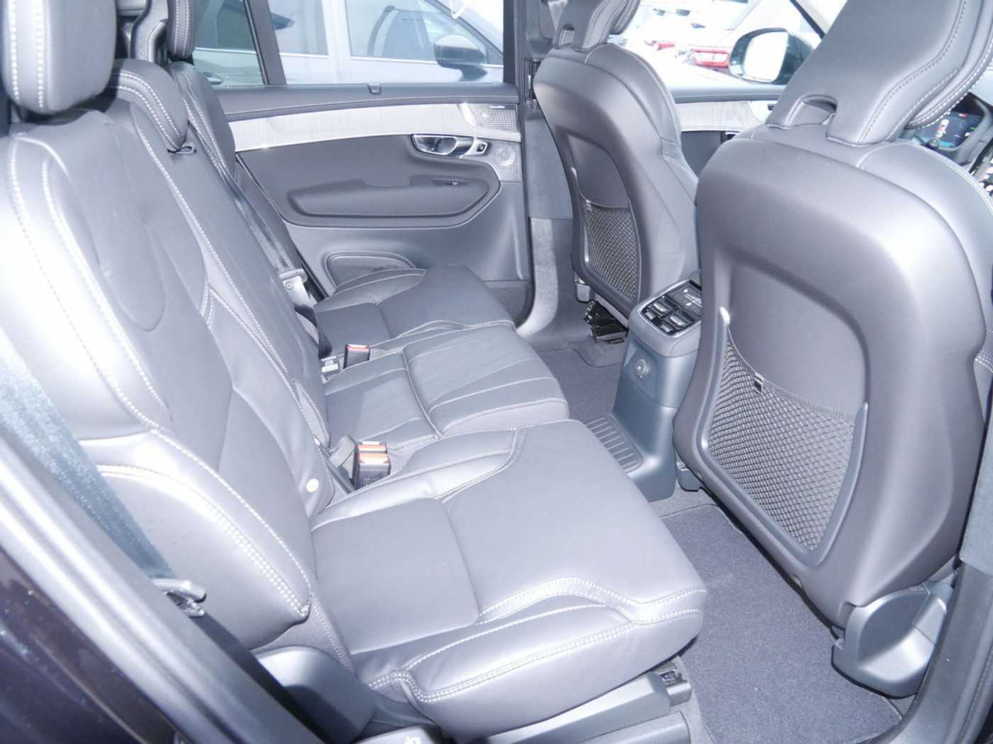 Volvo  T8 Ultra Dark Recharge AWD 360° 7-SITZER