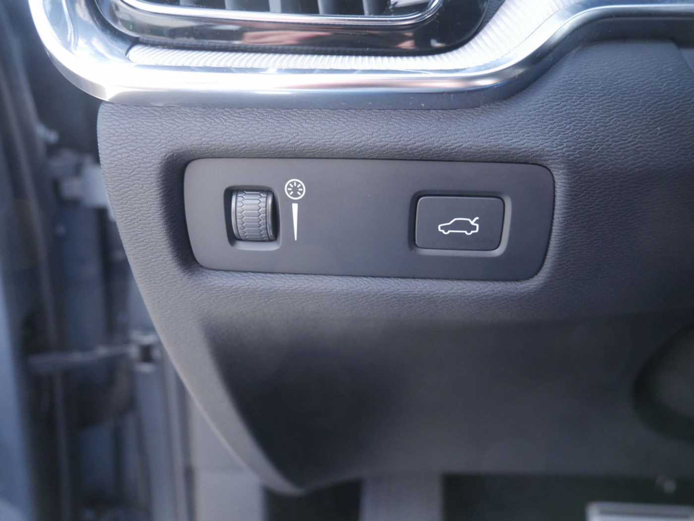 Volvo  B5 Plus PDC SHZ KAMERA NAVI B&W ACC LED