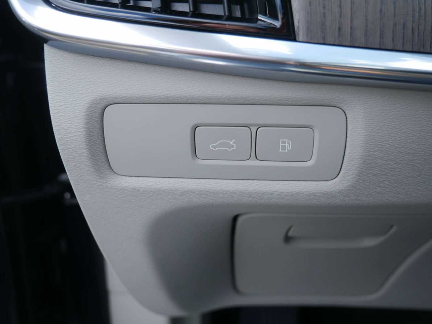 Volvo  T8 Recharge AWD NAVI AHK ACC HUD LED PANO