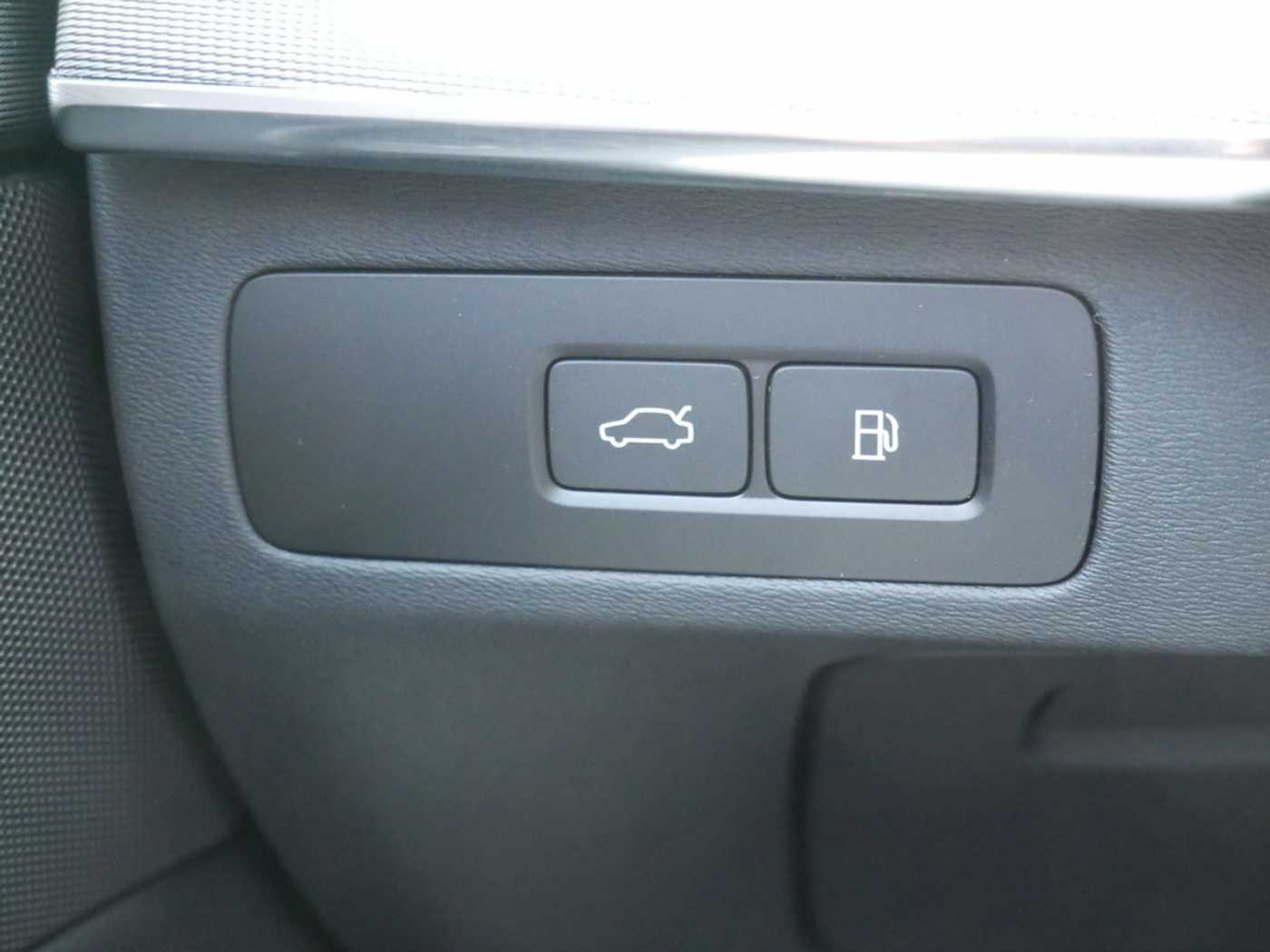 Volvo  T8 Ultimate Bright Recharge Plug-In Hybrid AWD