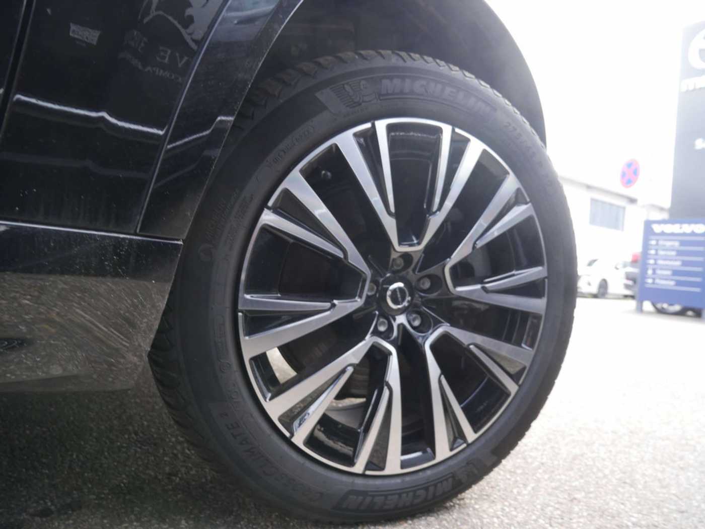 Volvo  T8 Ultimate Bright Recharge Plug-In Hybrid AWD