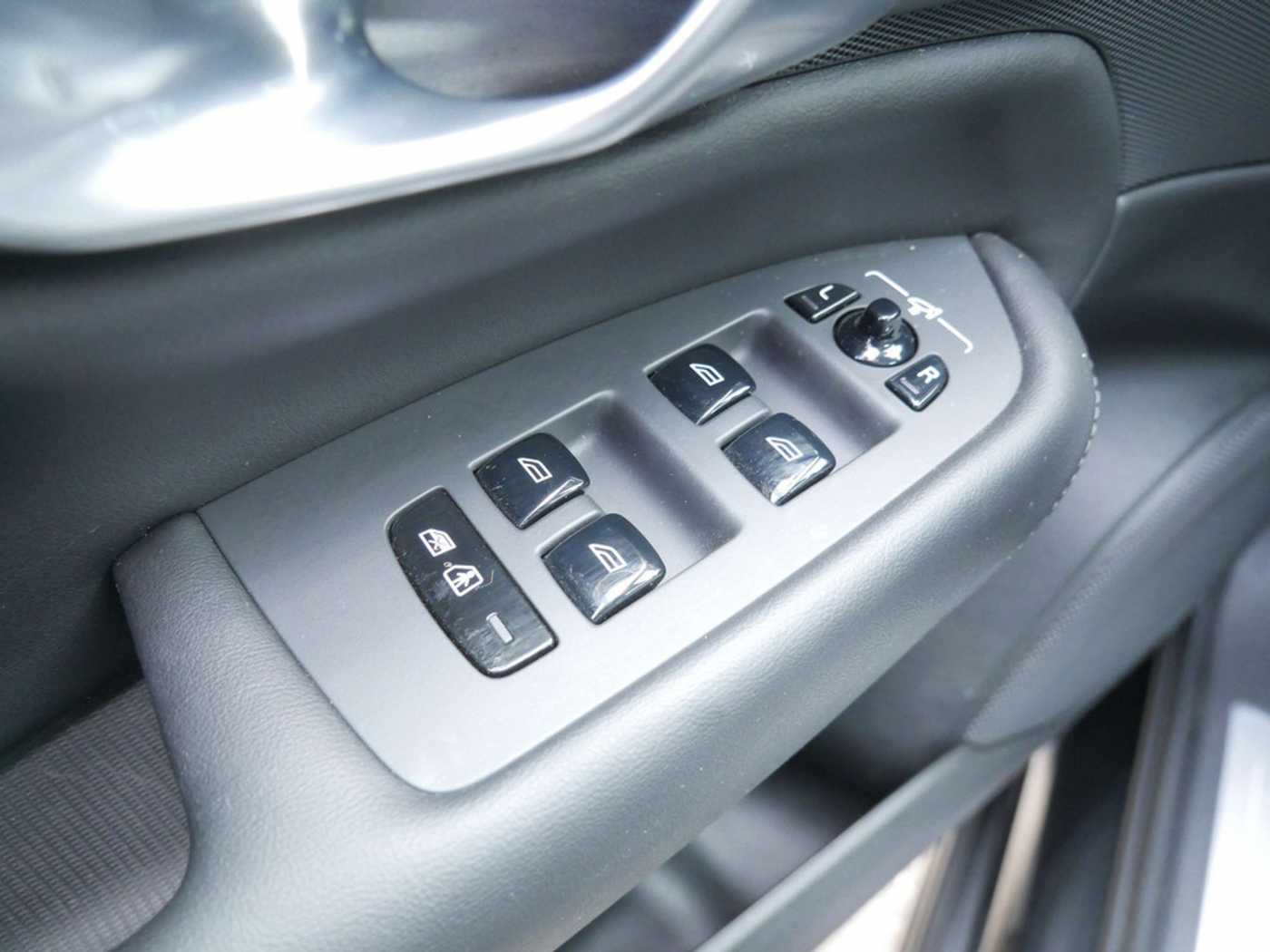 Volvo  T8 Ultimate Bright Recharge Plug-In Hybrid AWD