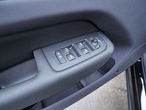 Volvo  B4 Plus Dark SHZ KAMERA H/K NAVI ACC LED