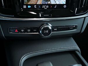 Volvo  B4 Plus Bright SHZ LEDER KAMERA NAVI LED