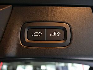 Volvo  B4 Plus Bright SHZ LEDER KAMERA NAVI LED