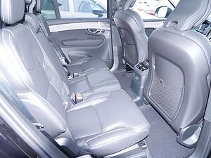 Volvo  T8 Ultra Dark Recharge AWD 360° 7-SITZER