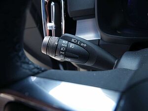Volvo  B4 Plus Dark SHZ KAMERA H/K NAVI ACC LED