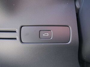 Volvo  B4 Plus Dark SHZ KAMERA H/K NAVI ACC LED