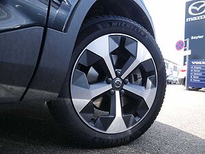 Volvo  B4 Plus Dark SHZ KAMERA H/K NAVI ACC LED