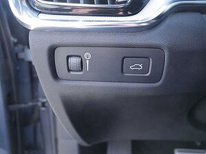 Volvo  B5 Plus PDC SHZ KAMERA NAVI B&W ACC LED