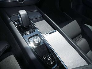 Volvo  B4 Plus Dark KAMERA H/K NAVI ACC LED 360°