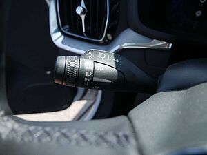 Volvo  B4 Plus Dark KAMERA H/K NAVI ACC LED 360°