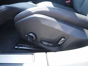 Volvo  B4 Plus Dark KAMERA H/K NAVI ACC LED 360°