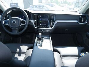 Volvo  B4 Plus Dark KAMERA H/K NAVI ACC LED 360°